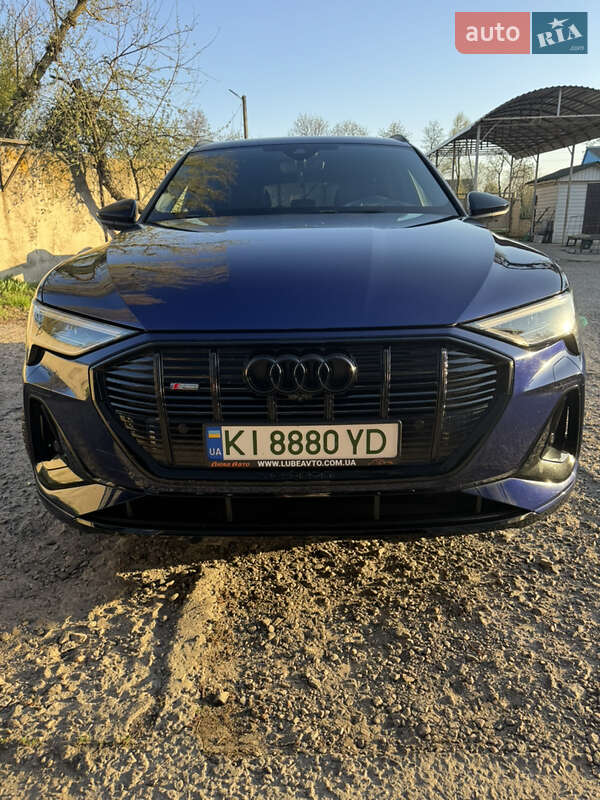 Audi e-tron 2022