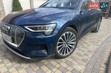 Внедорожник / Кроссовер Audi e-tron 2019 в 