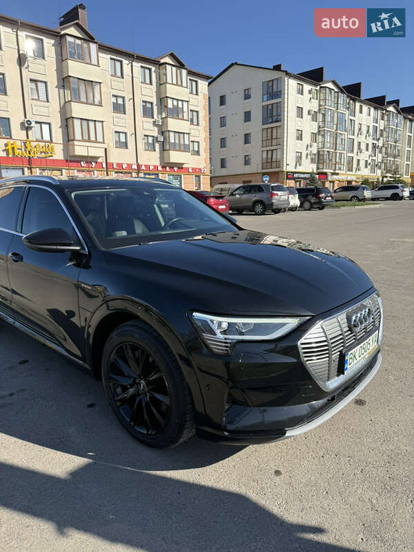 Внедорожник / Кроссовер Audi e-tron 2019 в Ровно