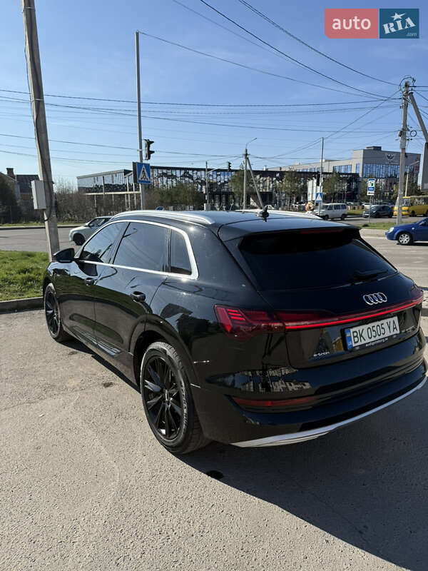 Внедорожник / Кроссовер Audi e-tron 2019 в Ровно