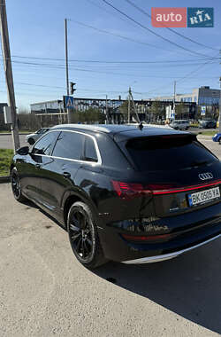 Внедорожник / Кроссовер Audi e-tron 2019 в 