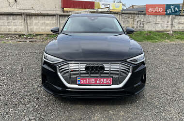 Внедорожник / Кроссовер Audi e-tron 2022 в 