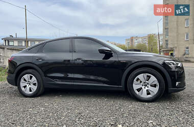 Внедорожник / Кроссовер Audi e-tron 2022 в 