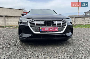 Внедорожник / Кроссовер Audi e-tron 2022 в 