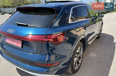 Внедорожник / Кроссовер Audi e-tron 2020 в 