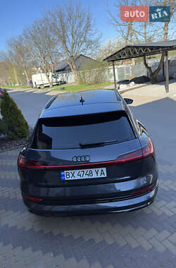 Внедорожник / Кроссовер Audi e-tron 2021 в 