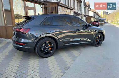 Внедорожник / Кроссовер Audi e-tron 2021 в 