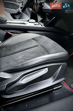 Внедорожник / Кроссовер Audi e-tron 2022 в 
