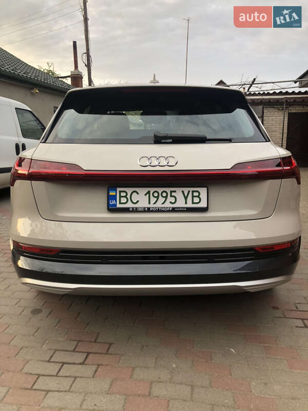 Позашляховик / Кросовер Audi e-tron 2021 в Шептицькому