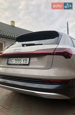 Внедорожник / Кроссовер Audi e-tron 2021 в Шептицькому