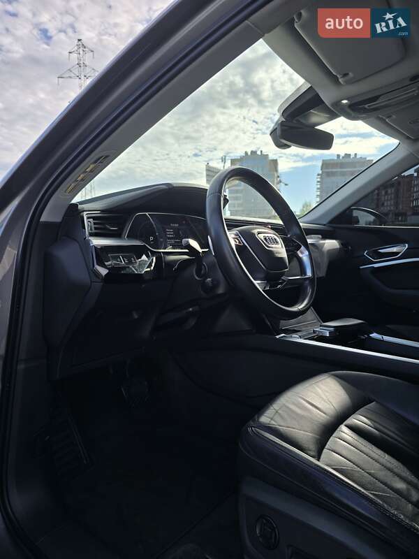 Позашляховик / Кросовер Audi e-tron 2020 в Ужгороді