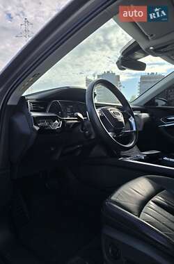 Внедорожник / Кроссовер Audi e-tron 2020 в 