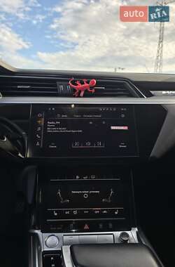 Внедорожник / Кроссовер Audi e-tron 2020 в 