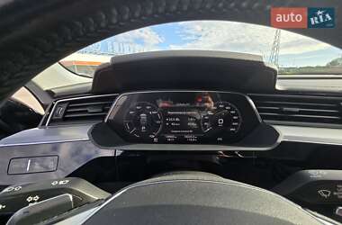 Внедорожник / Кроссовер Audi e-tron 2020 в 