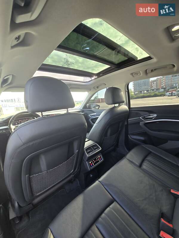 Позашляховик / Кросовер Audi e-tron 2020 в Ужгороді