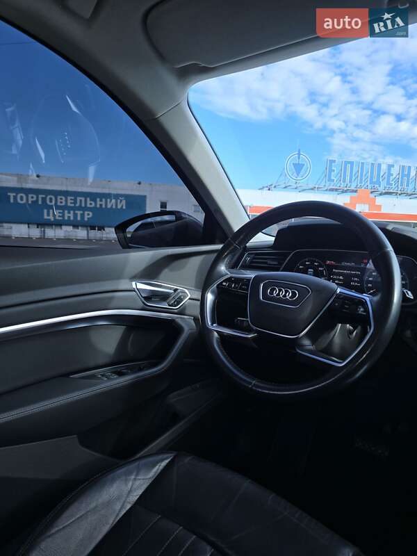 Позашляховик / Кросовер Audi e-tron 2020 в Ужгороді