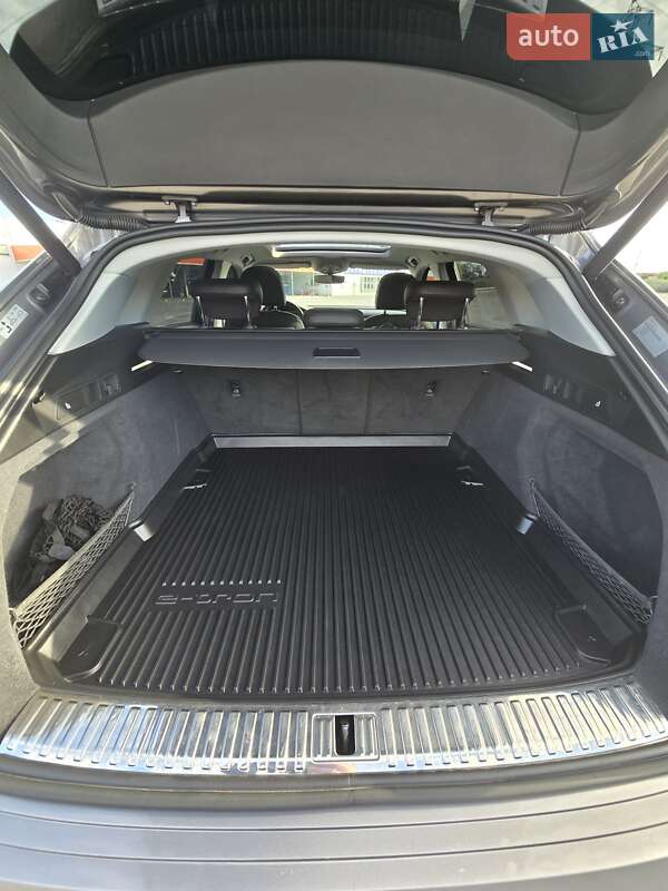 Позашляховик / Кросовер Audi e-tron 2020 в Ужгороді