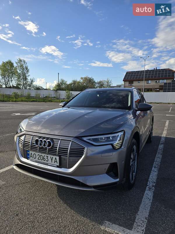 Позашляховик / Кросовер Audi e-tron 2020 в Ужгороді