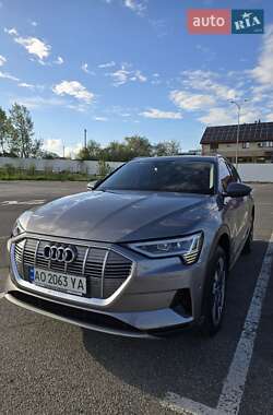 Внедорожник / Кроссовер Audi e-tron 2020 в 