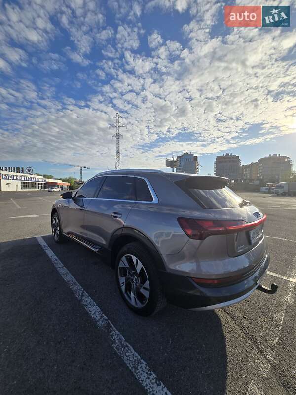 Позашляховик / Кросовер Audi e-tron 2020 в Ужгороді