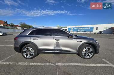Внедорожник / Кроссовер Audi e-tron 2020 в 
