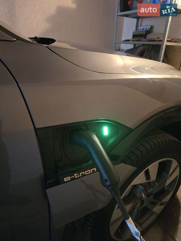 Позашляховик / Кросовер Audi e-tron 2020 в Ужгороді