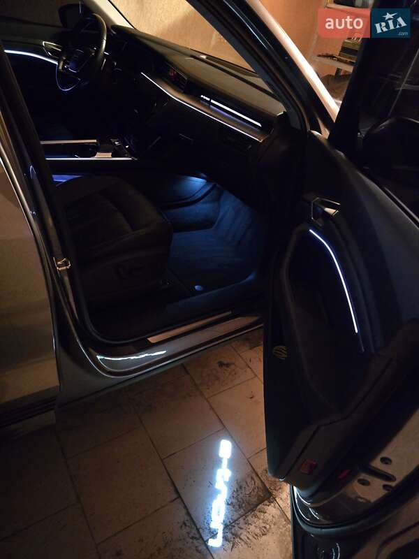 Позашляховик / Кросовер Audi e-tron 2020 в Ужгороді