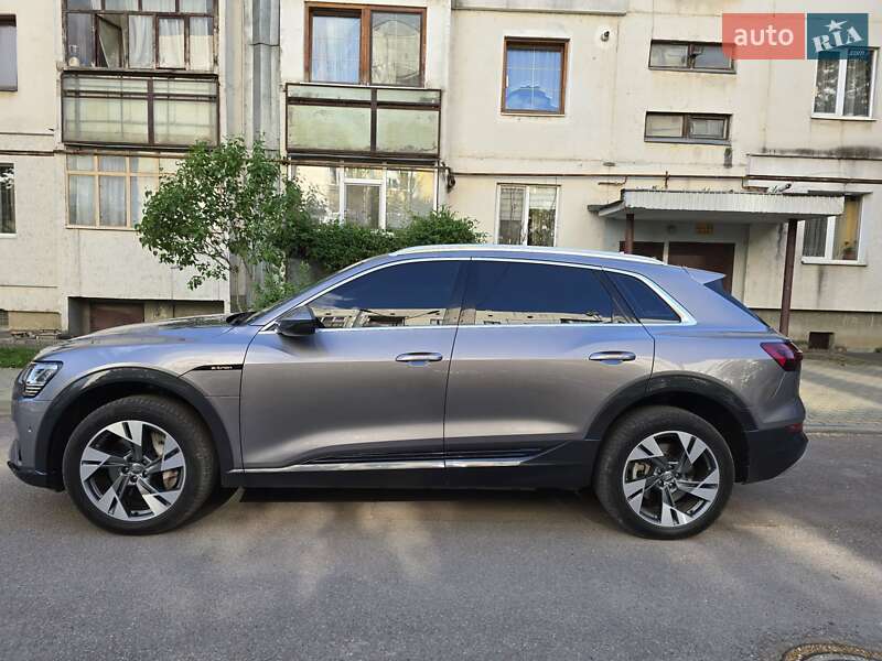 Позашляховик / Кросовер Audi e-tron 2020 в Ужгороді