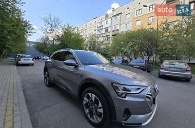 Внедорожник / Кроссовер Audi e-tron 2020 в 