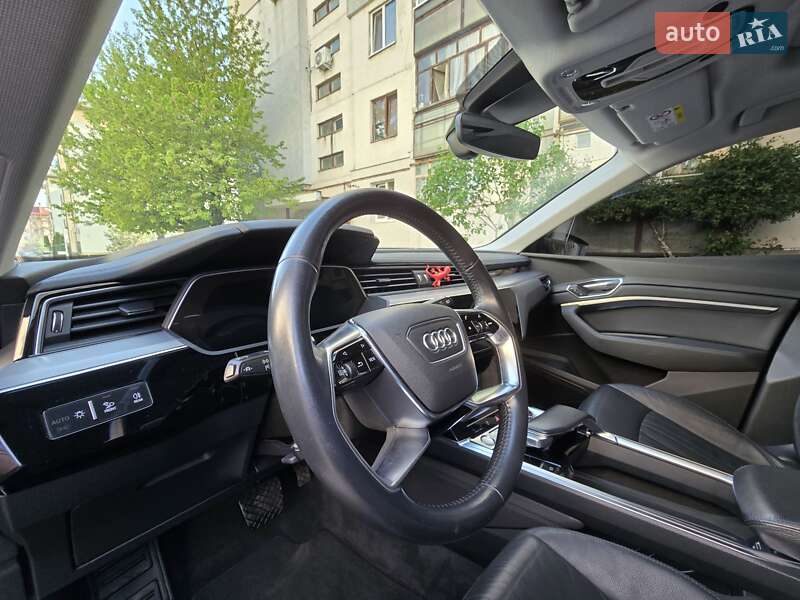 Позашляховик / Кросовер Audi e-tron 2020 в Ужгороді