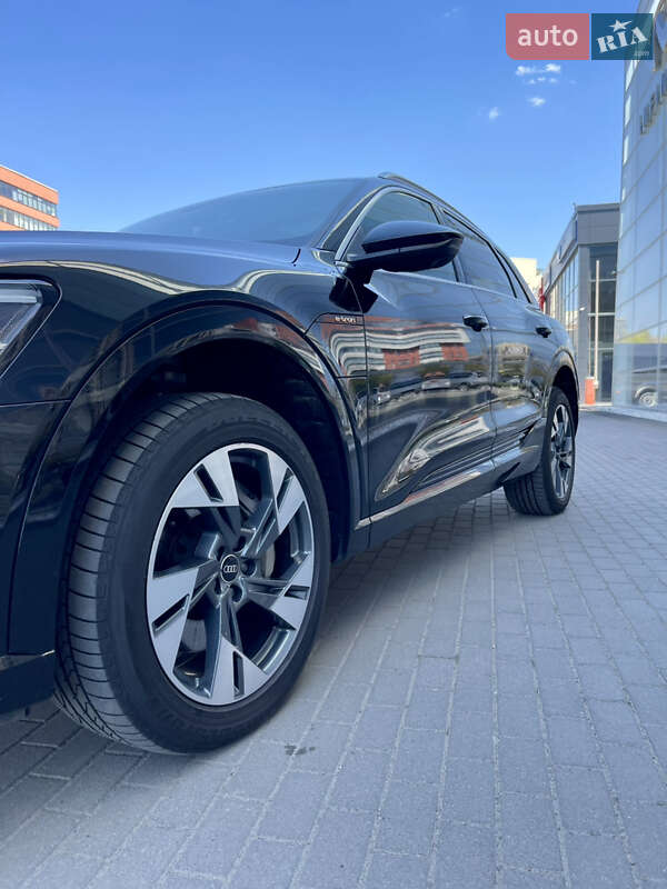 Внедорожник / Кроссовер Audi e-tron 2021 в Хмельницком