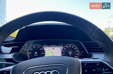 Внедорожник / Кроссовер Audi e-tron 2021 в 
