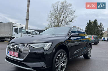Внедорожник / Кроссовер Audi e-tron 2020 в 