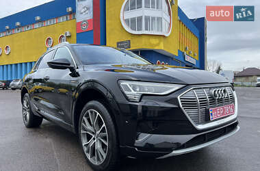 Внедорожник / Кроссовер Audi e-tron 2020 в 