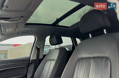 Внедорожник / Кроссовер Audi e-tron 2020 в 