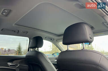 Внедорожник / Кроссовер Audi e-tron 2020 в 