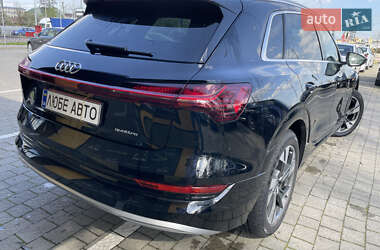Внедорожник / Кроссовер Audi e-tron 2021 в 