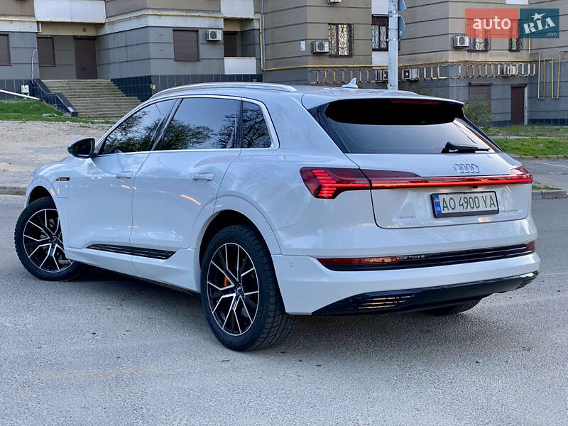 Позашляховик / Кросовер Audi e-tron 2020 в Дніпрі