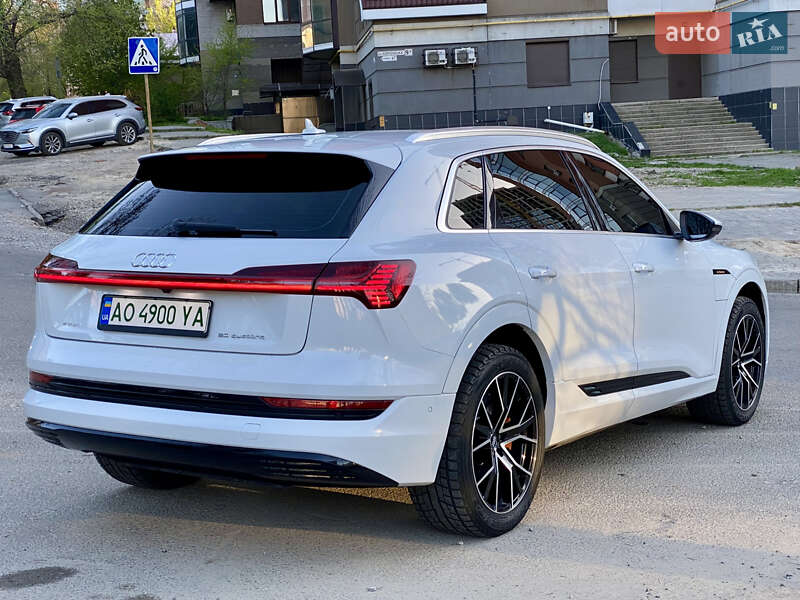 Позашляховик / Кросовер Audi e-tron 2020 в Дніпрі