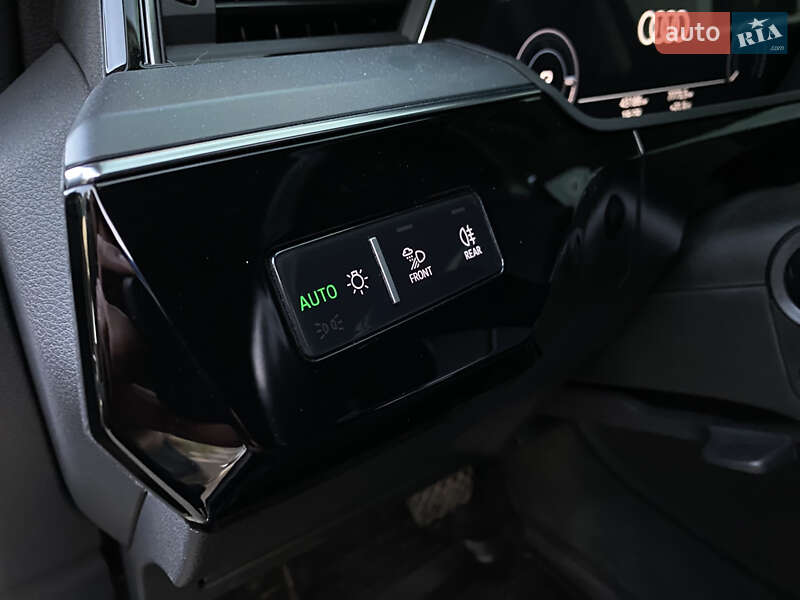 Позашляховик / Кросовер Audi e-tron 2020 в Дніпрі
