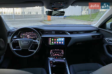 Внедорожник / Кроссовер Audi e-tron 2020 в 