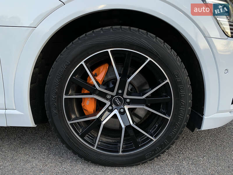 Позашляховик / Кросовер Audi e-tron 2020 в Дніпрі