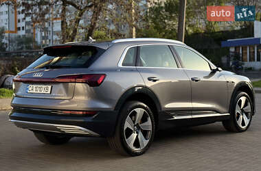 Внедорожник / Кроссовер Audi e-tron 2020 в 