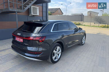 Внедорожник / Кроссовер Audi e-tron 2019 в 