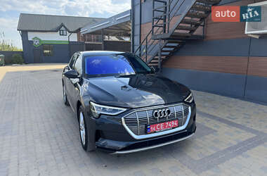 Внедорожник / Кроссовер Audi e-tron 2019 в 