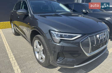 Внедорожник / Кроссовер Audi e-tron 2019 в 