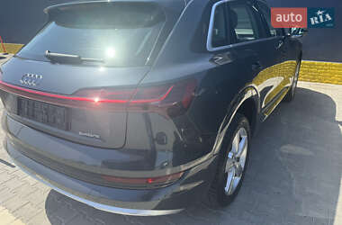 Внедорожник / Кроссовер Audi e-tron 2019 в 