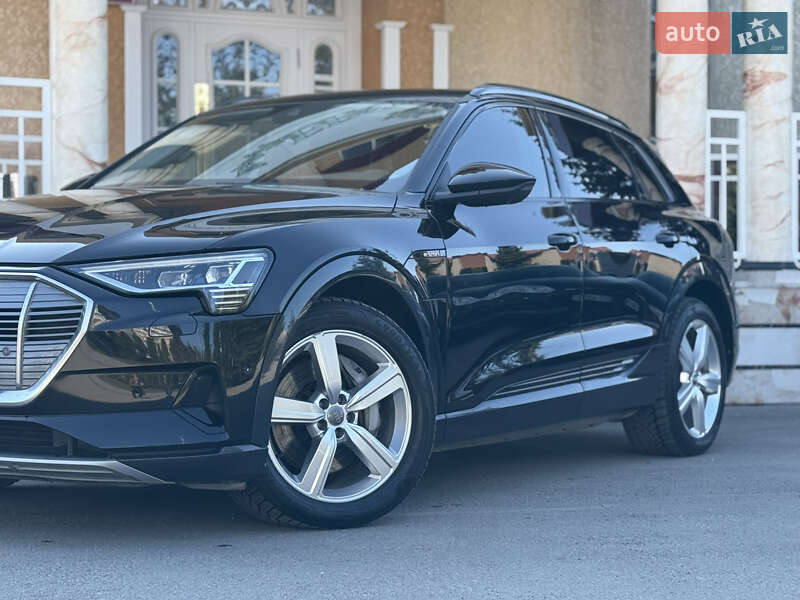 Позашляховик / Кросовер Audi e-tron 2019 в Тернополі