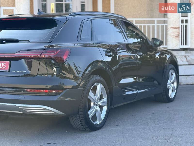 Позашляховик / Кросовер Audi e-tron 2019 в Тернополі