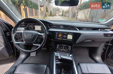 Внедорожник / Кроссовер Audi e-tron 2021 в 